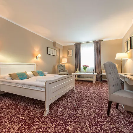 Resort Riviera Airport Modlin Olszewnica Nowa