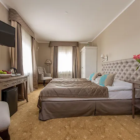 Riviera Airport Modlin Resort Olszewnica Nowa