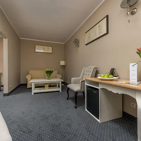 Riviera Airport Modlin 4*