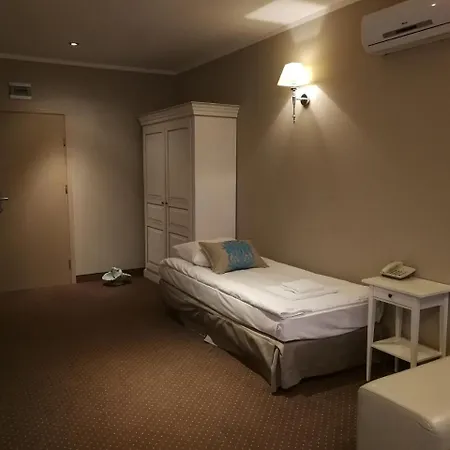 Riviera Airport Modlin Resort