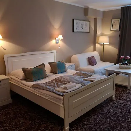 Riviera Airport Modlin Resort Olszewnica Nowa