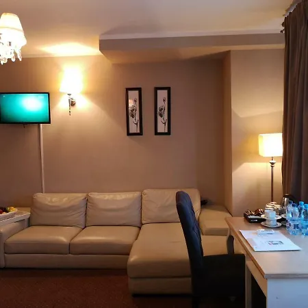 Riviera Airport Modlin Feriested 4*