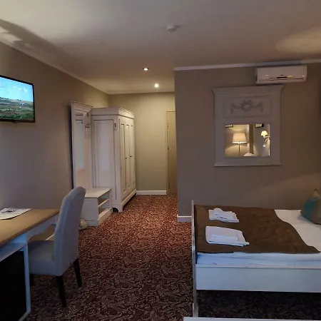 リゾート Riviera Airport Modlin Olszewnica Nowa