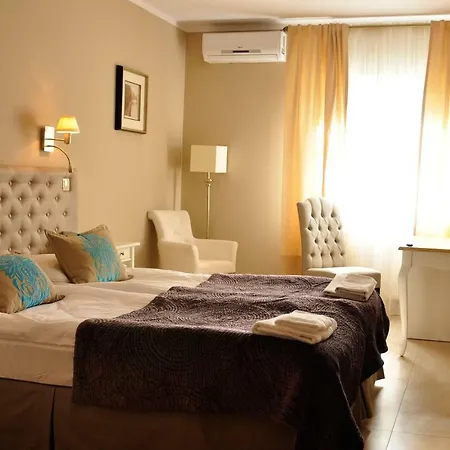 Riviera Airport Modlin 4*