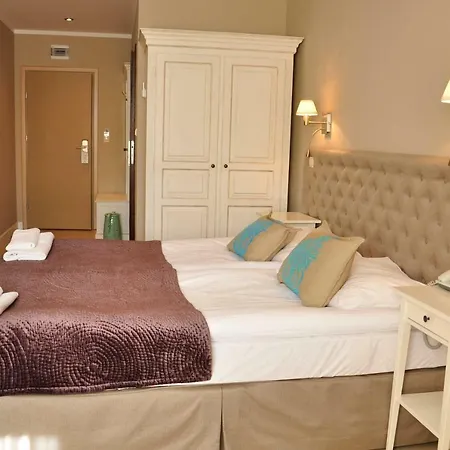 Riviera Airport Modlin 4* Olszewnica Nowa