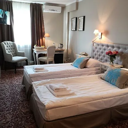 Feriested Riviera Airport Modlin 4*