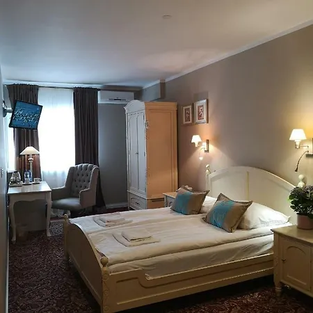 Riviera Airport Modlin 4*