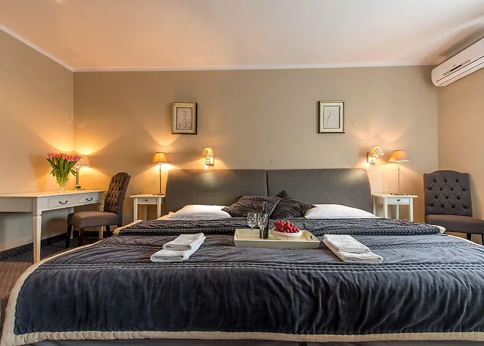 Resort Riviera Airport Modlin