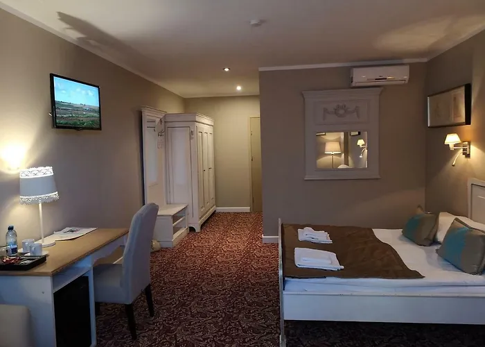 Resort Riviera Airport Modlin Olszewnica Nowa